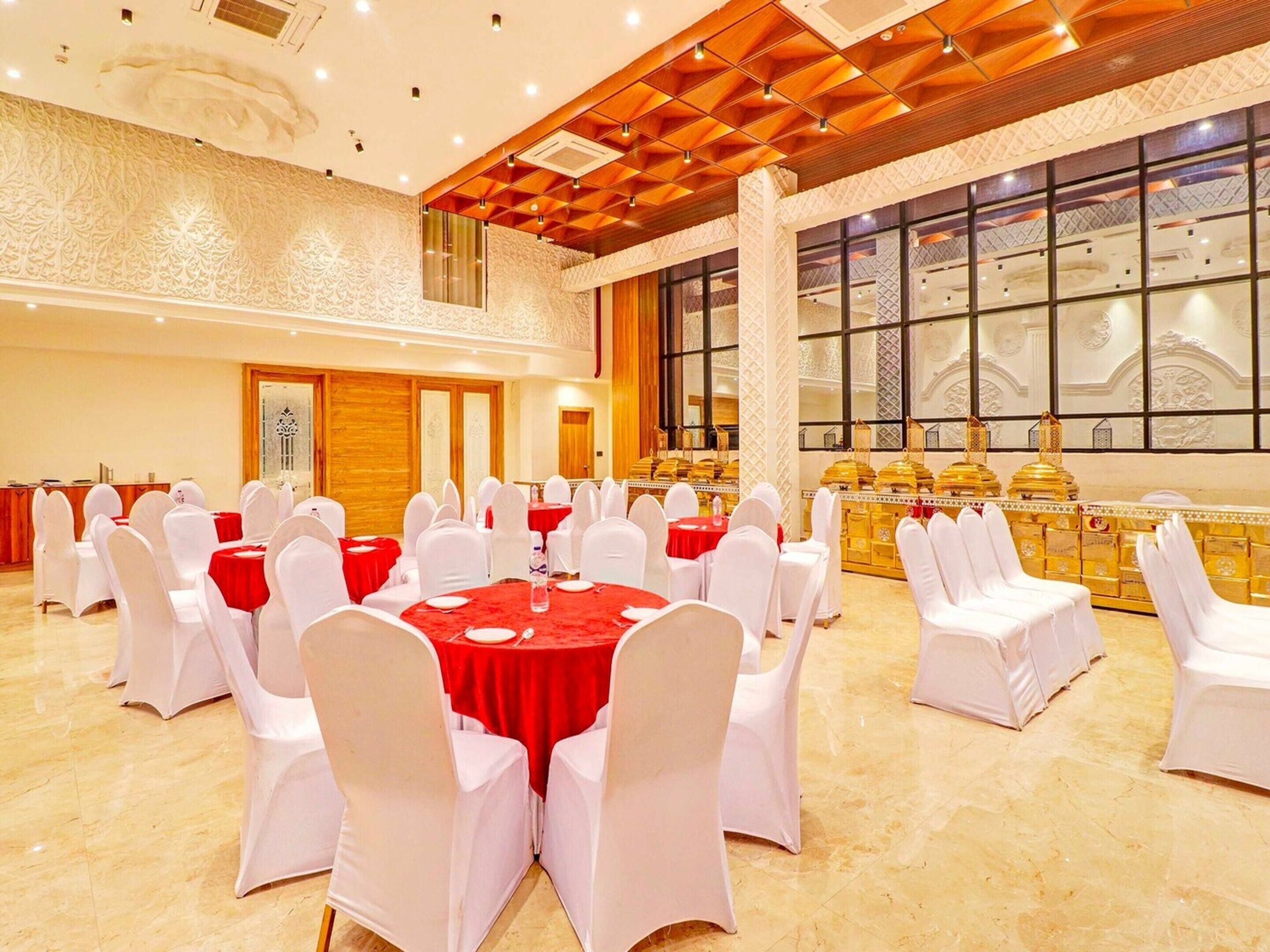House | Banquet hall