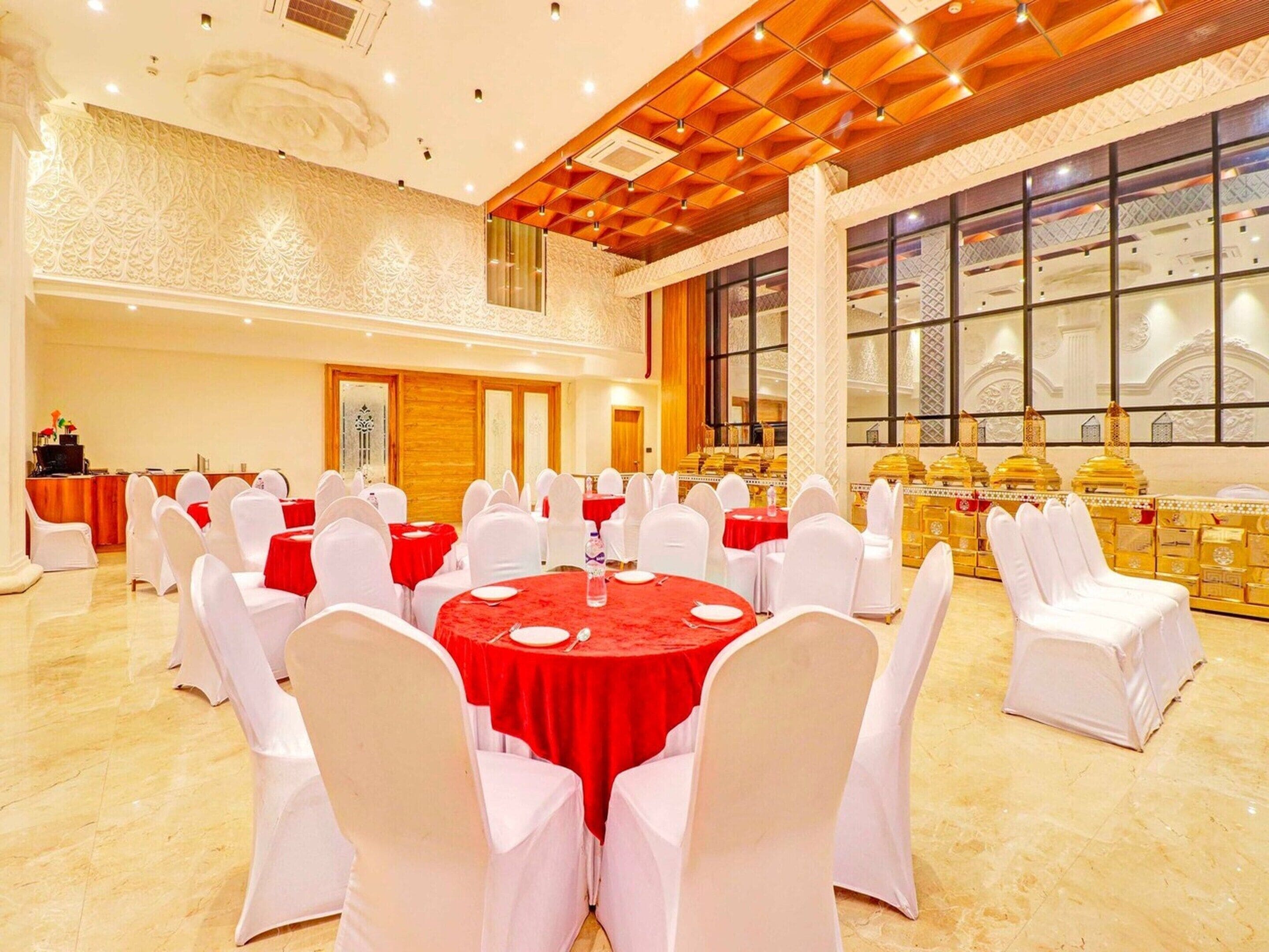 House | Banquet hall