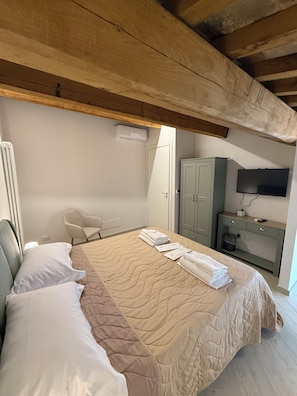 WiFi, bed sheets