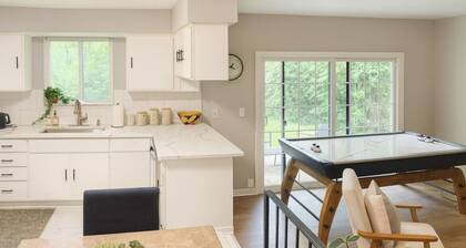 Family & Group Getaway|Sleeps 11|Close to U of M