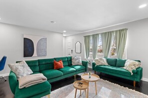 Unclassified image, 2 of 37, button - Family & Group Getaway|Sleeps 11|Close to U of M (Ann Arbor)