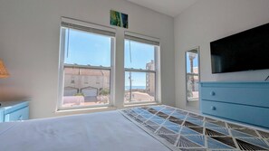 2 bedrooms, iron/ironing board, Internet, bed sheets