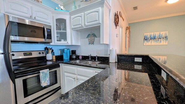 Fridge, microwave, stovetop, dishwasher