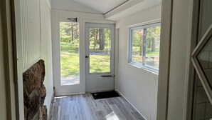 Interior - Quiet Pine Retreat in Tawas City (Tawas City)