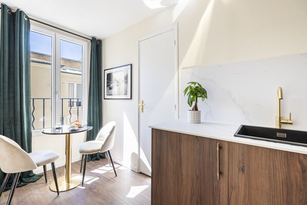 تناول الطعام