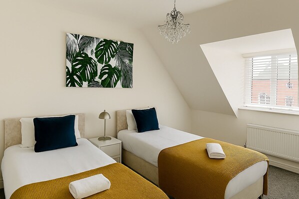 4 chambres, fer et planche à repasser, lit parapluie, Wi-Fi gratuit