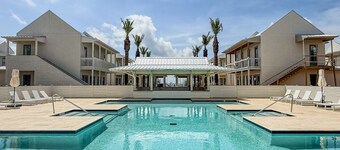 Pass Bungalows 2 Bedroom Family Suite