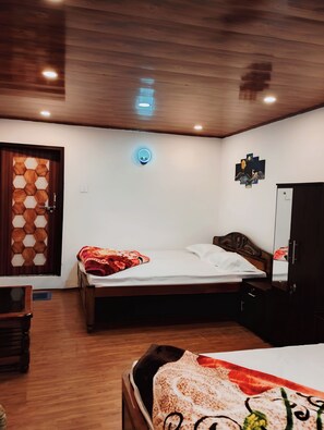 3 bedrooms, WiFi, bed sheets