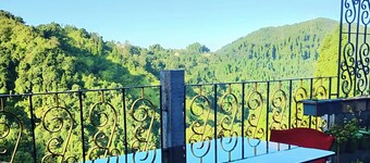 3min walk from batasia ecopark were you can adopt the pace of nature betten cit