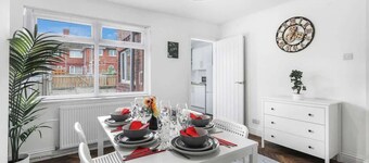 3Bedroom House - Free Parking