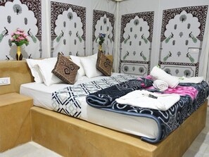 Deluxe Double Room | Free WiFi