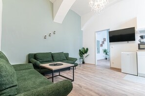 Smart TV - Chic 1BR Apt Very Central. with ensuite washer, TV (Vienna)