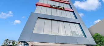 Super Townhouse OAK The Dev Regency