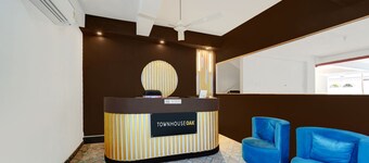 Super Townhouse OAK The Dev Regency