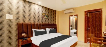 Super Townhouse OAK The Dev Regency