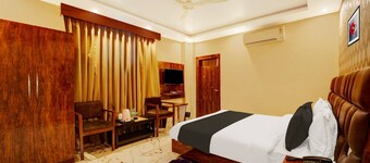 Super Townhouse OAK The Dev Regency