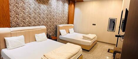 Family Room | Free WiFi, bed sheets