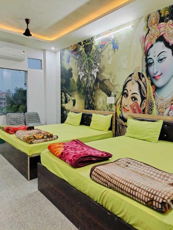 Family Room | Free WiFi, bed sheets