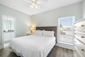 4 chambres, fer et planche à repasser, accès au Wi-Fi (inclus)