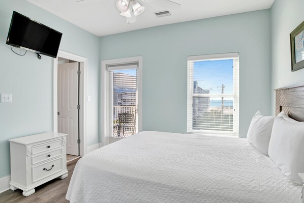 4 bedrooms, iron/ironing board, free WiFi, bed sheets