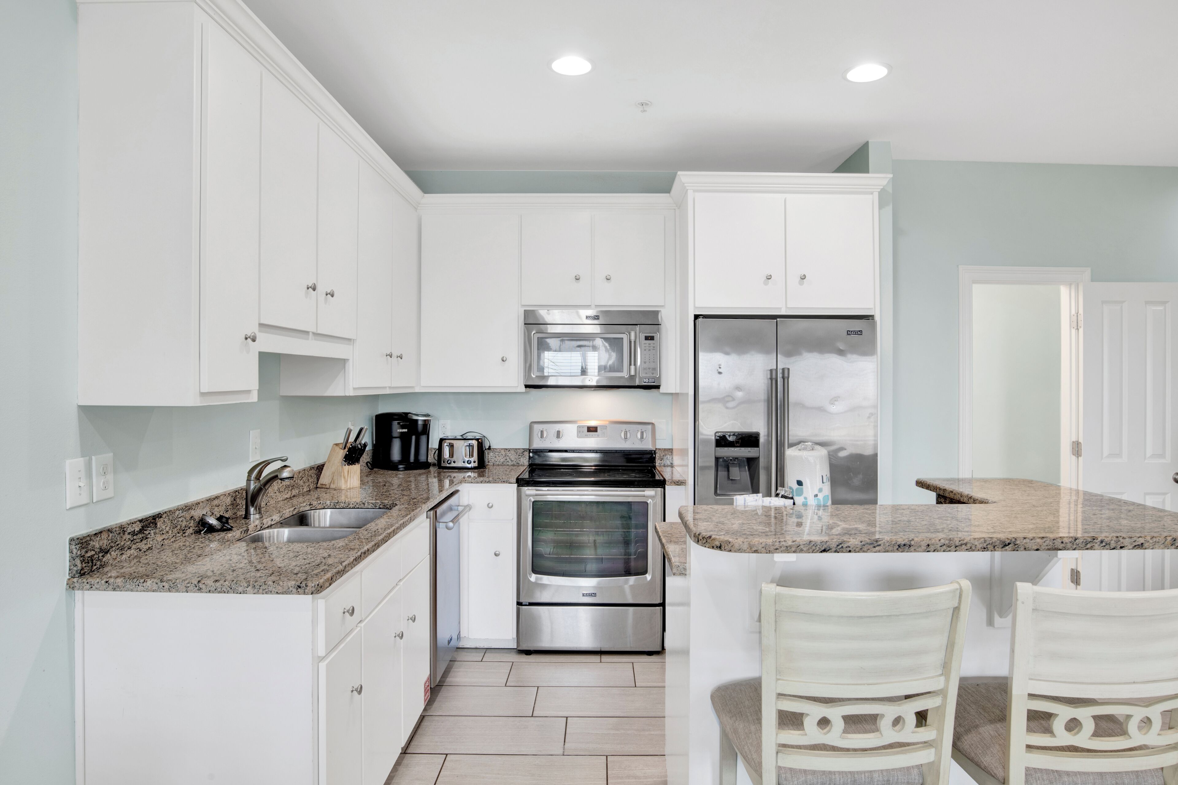 雪櫃、微波爐、焗爐、爐具