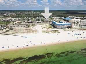 On the beach - Located in the heart of Gulf Shores | Outdoor Pool! (Gulf Shores)