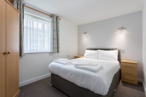 Desk, WiFi, bed sheets