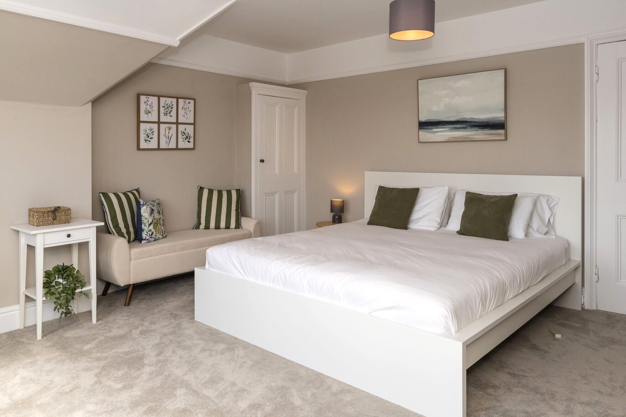 4 bedrooms, iron/ironing board, travel cot, free WiFi