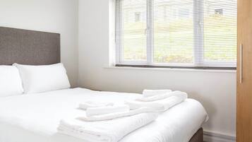Desk, WiFi, bed sheets