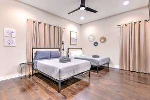 4 chambres, fer et planche à repasser, Wi-Fi, draps fournis