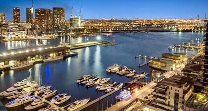 VAQUAY Anchor & Abode In Docklands | Stay Awhile • PS®5 Console • TV In Each BR