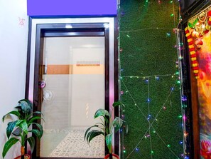 House | Reception