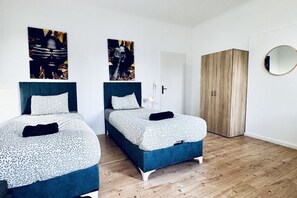 3 sovrum och skrivbord