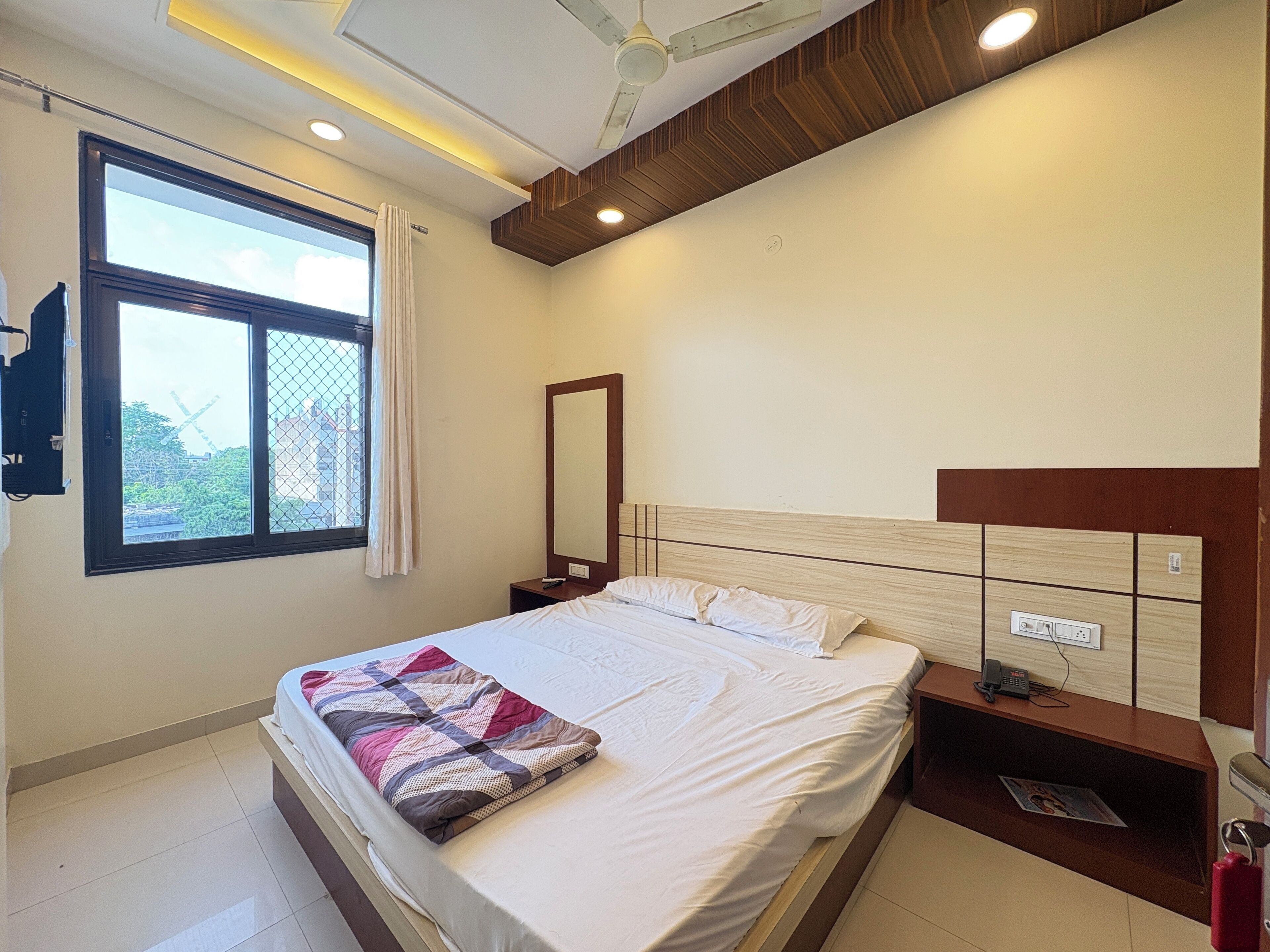 Deluxe Double Room | Free WiFi, bed sheets