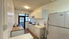 Private kitchen - 三房二廳-步行三分鐘師大夜市、五分鐘大安森林公園、八分鐘台電大樓站與台大、市中心、大陽台、大客廳 (Taipei City)