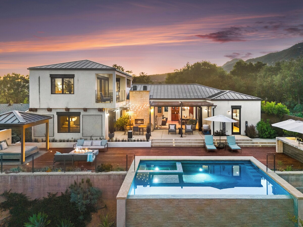 Luxurious 3BR/3BA Retreat w/ Pool, Fire Pit & Stunning Sunset Views