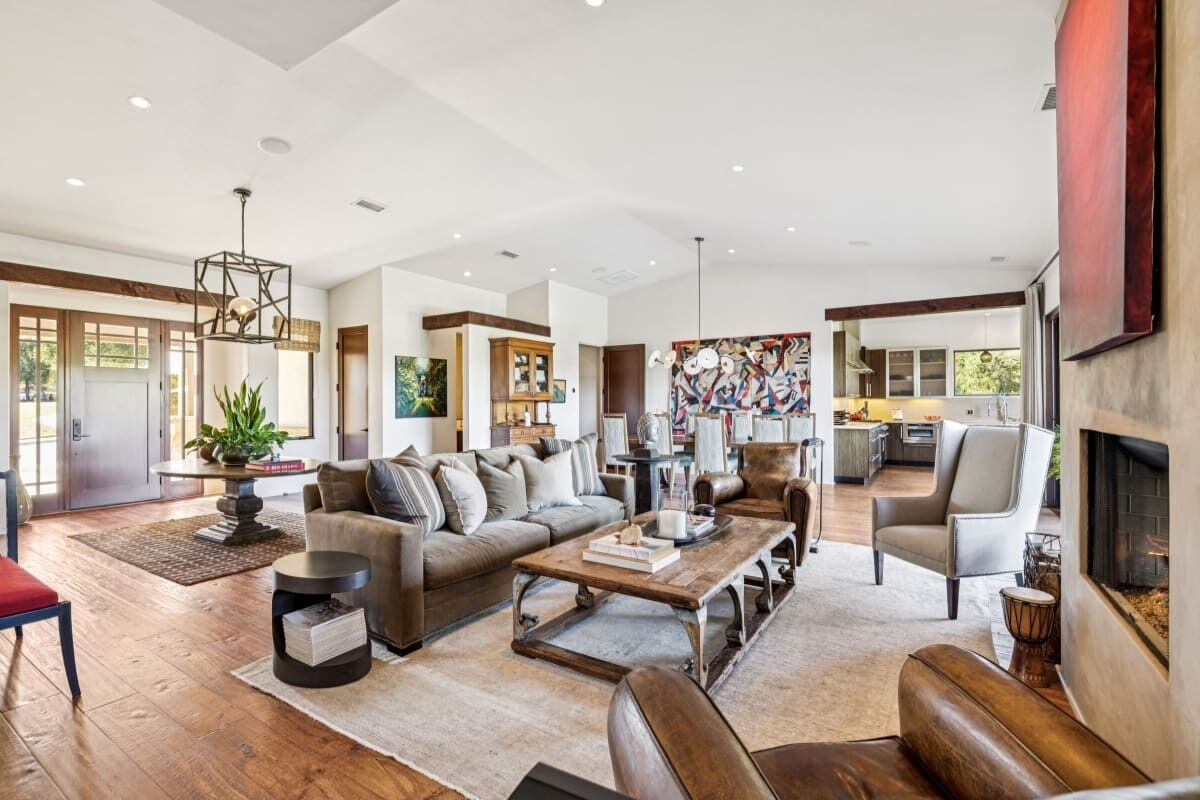 TV, fireplace, books, stereo