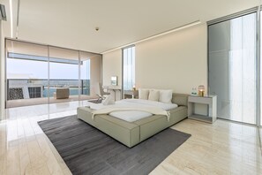 4 bedrooms, in-room safe, iron/ironing board, free WiFi