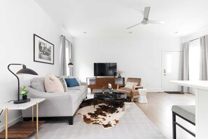 TV, offices - Trendy 4BR Getaway for 12, Near Downtown Nash! (Nashville)