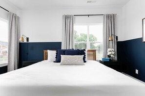 8 bedrooms, desk, iron/ironing board, WiFi
