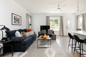 Téléviseur, bureau