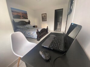 4 bedrooms, Internet, bed sheets