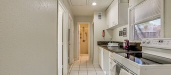 Suburban Home By Arthur Storey Park & HCA Houston!