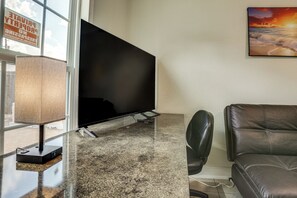 Apartment (1 Bedroom) | Interior - Suburban Home By Arthur Storey Park & HCA Houston! (Houston)
