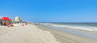 Walk to Shore: Home w/ Deck in North Myrtle Beach