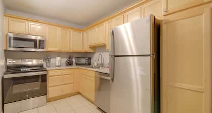 1 Mi to Dtwn & Uga: Condo w/ Pool in Athens!