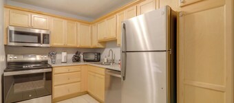 1 Mi to Dtwn & Uga: Condo w/ Pool in Athens!