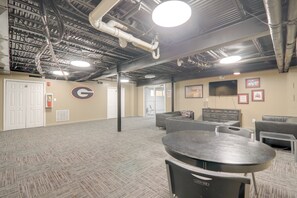 Apartment (2 Bedrooms) | Interior - 1 Mi to Dtwn & Uga: Condo w/ Pool in Athens! (Athens)
