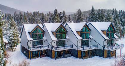 Ski-in/ski-out Gemini Lift Access! Home w/ Hot Tub