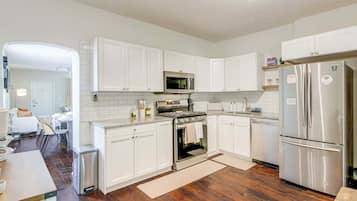 House (2 Bedrooms) | Interior